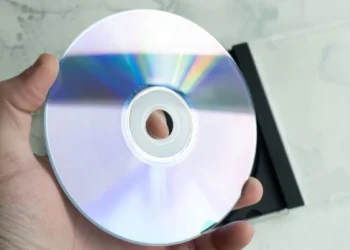 Peticija prieš „PlayStation“ fizinių diskų atsisakymą surinko daugiau nei 170 tūkst. parašų
